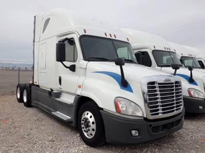 Freightliner Cascadia 125 Sleeper Semi Truck - 72" Raised Roof, Detroit 455HP
