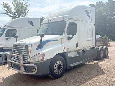 Freightliner Cascadia 125 Sleeper Semi Truck - 72" Raised Roof, Cummins 400HP