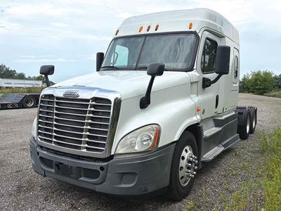 Freightliner Cascadia 125 Sleeper Semi Truck - 72" Mid-Roof Xt, Detroit 505HP