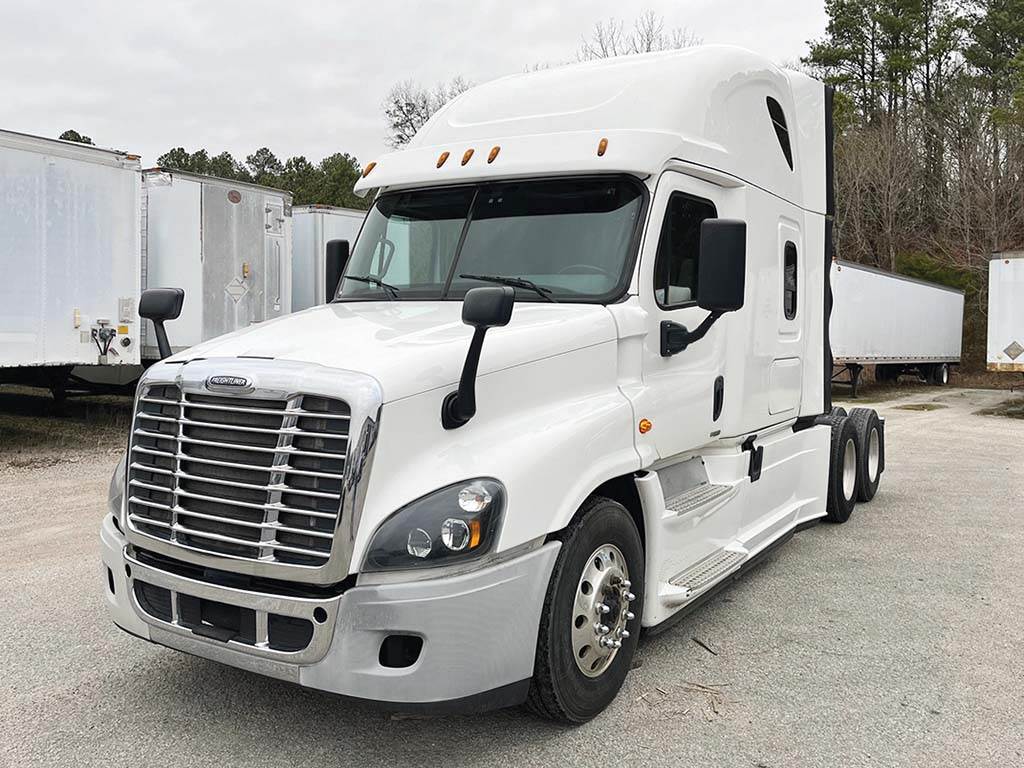 2016 Freightliner Cascadia 125 Evolution Sleeper Semi Truck 72