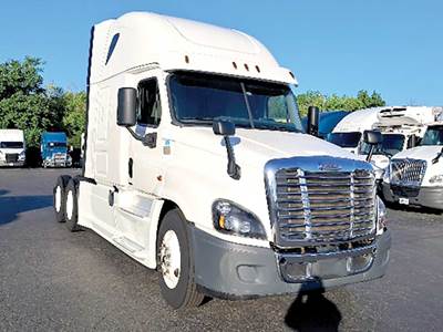 Freightliner Cascadia 125 Evolution Sleeper Semi Truck - 72" Raised Roof, Detroit 455HP