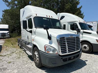 Freightliner Cascadia 125 Evolution Sleeper Semi Truck - 72" Raised Roof, Detroit 400HP
