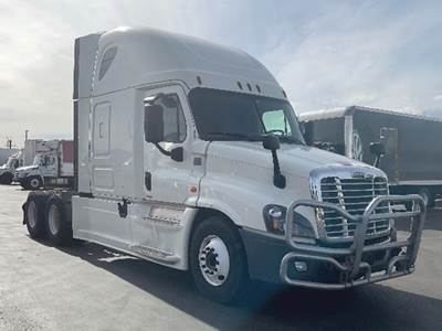 Freightliner Cascadia 125 Evolution Sleeper Semi Truck - 72" Raised Roof, Detroit 455HP