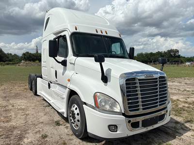 Freightliner Cascadia 125 Evolution Sleeper Semi Truck - 72" Raised Roof, Detroit 455HP