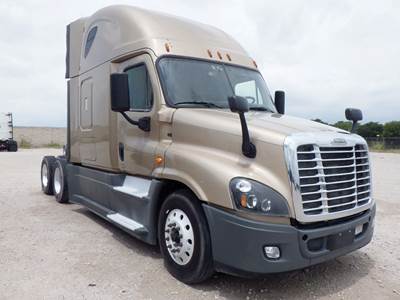 Freightliner Cascadia 125 Evolution Sleeper Semi Truck - 72" Raised Roof, Detroit 455HP