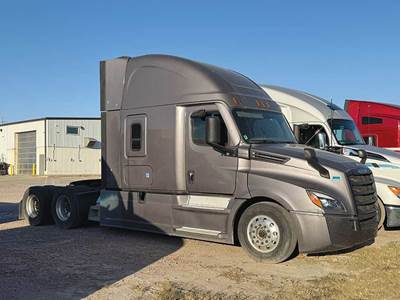 Freightliner Cascadia 126 Sleeper Semi Truck - 72" Raised Roof, Detroit 455HP