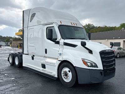 Freightliner Cascadia 126 Sleeper Semi Truck - 72" Raised Roof, Detroit 455HP