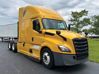 Freightliner Cascadia 126 Sleeper Semi Truck - 72" Raised Roof, Detroit 455HP