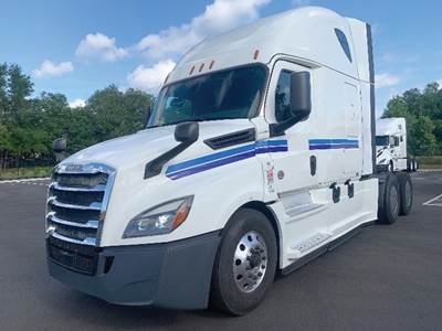 Freightliner Cascadia 126 Sleeper Semi Truck - 72" Raised Roof, Detroit 400HP