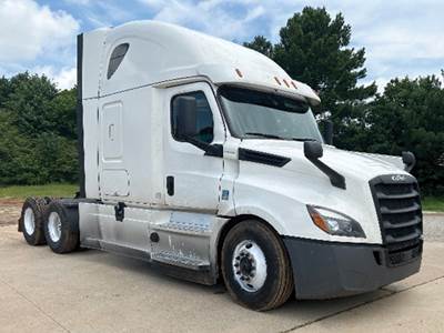 Freightliner Cascadia 126 Sleeper Semi Truck - 72" Raised Roof, Cummins 450HP