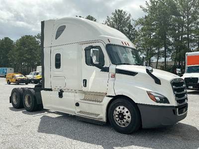 Freightliner Cascadia 126 Sleeper Semi Truck - 72" Raised Roof, Detroit 450HP