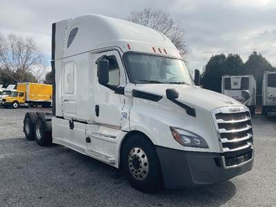 Freightliner Cascadia 126 Sleeper Semi Truck - 72" Raised Roof, Detroit 400HP
