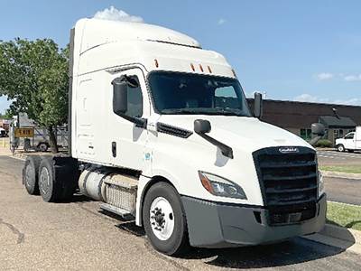 Freightliner Cascadia 126 Sleeper Semi Truck - 60" Mid-Roof Xt, Detroit 455HP