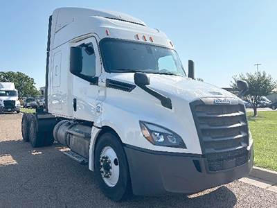 Freightliner Cascadia 126 Sleeper Semi Truck - 60" Mid-Roof Xt, Detroit 455HP