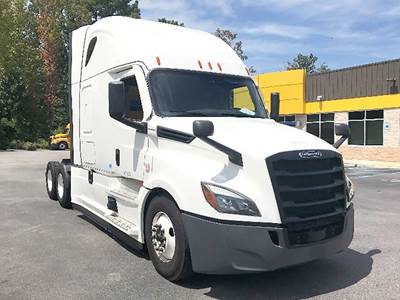 Freightliner Cascadia 126 Sleeper Semi Truck - 72" Raised Roof, Detroit 455HP