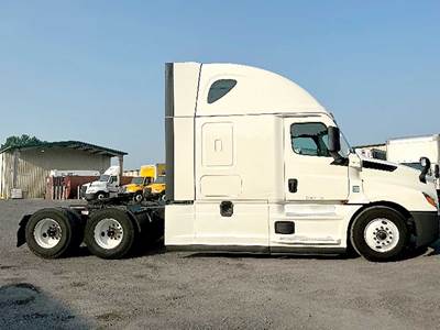 Freightliner Cascadia 126 Sleeper Semi Truck - 72" Raised Roof, Detroit 455HP