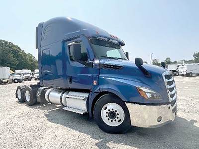 Freightliner Cascadia 126 Sleeper Semi Truck - 72" Raised Roof, Detroit 455HP