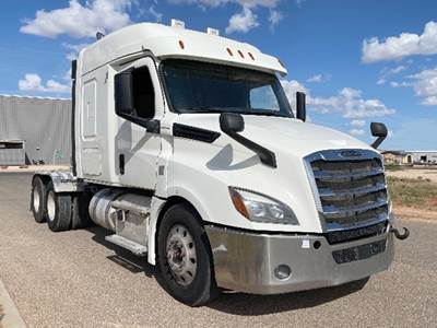 Freightliner Cascadia 126 Sleeper Semi Truck - 60" Mid-Roof Xt, Detroit 455HP