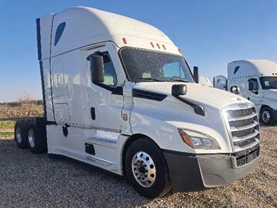 Freightliner Cascadia 126 Sleeper Semi Truck - 72" Raised Roof, Detroit 400HP