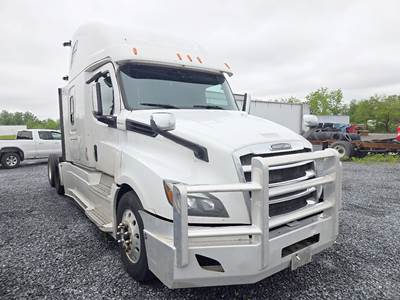 Freightliner Cascadia 126 Sleeper Semi Truck - 72" Raised Roof, Detroit 505HP