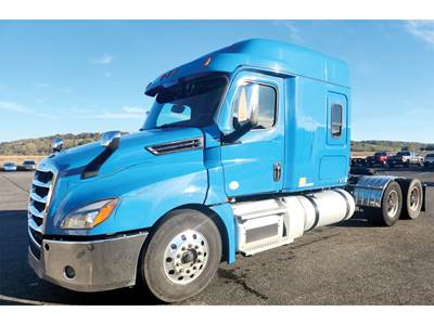 Freightliner Cascadia 126 Sleeper Semi Truck - 72" Mid-Roof Xt, Cummins 500HP