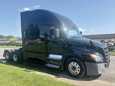 Freightliner Cascadia 126 Sleeper Semi Truck - 72" Raised Roof, Detroit 400HP