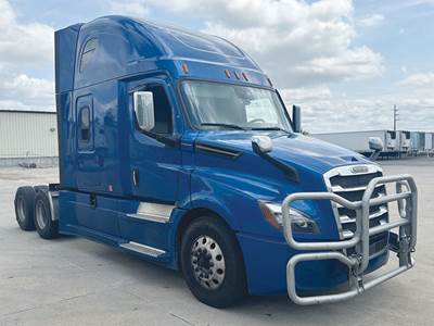 Freightliner Cascadia 126 Sleeper Semi Truck - 72" Raised Roof, Detroit 450HP