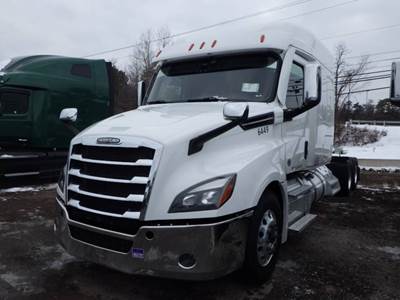 Freightliner Cascadia 126 Sleeper Semi Truck - 72" Mid-Roof Xt, Cummins 500HP