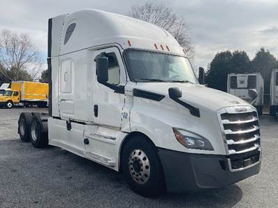 Freightliner Cascadia 126 Sleeper Semi Truck - 72" Raised Roof, Detroit 400HP