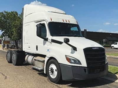 Freightliner Cascadia 126 Sleeper Semi Truck - 60" Mid-Roof Xt, Detroit 400HP