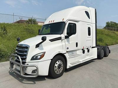 Freightliner Cascadia 126 Sleeper Semi Truck - 72" Raised Roof, Detroit 40000HP