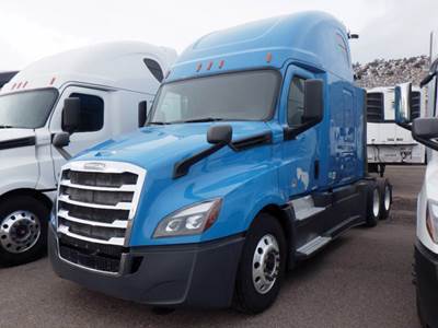 Freightliner Cascadia 126 Sleeper Semi Truck - 72" Raised Roof, Detroit 400HP