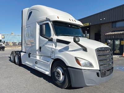 Freightliner Cascadia 126 Sleeper Semi Truck - 72" Raised Roof, Cummins 450HP
