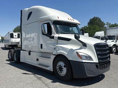 Freightliner Cascadia 126 Sleeper Semi Truck - 72" Raised Roof, Cummins 450HP