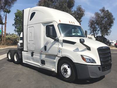 Freightliner Cascadia 126 Sleeper Semi Truck - 72" Raised Roof, Detroit 455HP