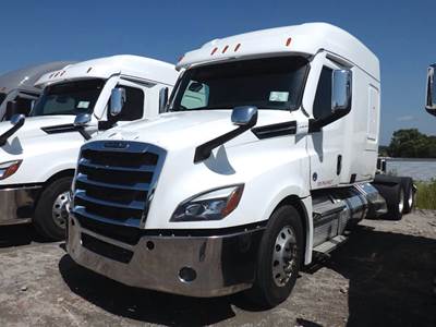 Freightliner Cascadia 126 Sleeper Semi Truck - 72" Mid-Roof Xt, Detroit 500HP