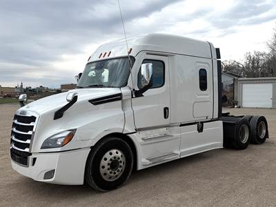 Freightliner Cascadia 126 Sleeper Semi Truck - 72" Mid-Roof Xt, Detroit 455HP