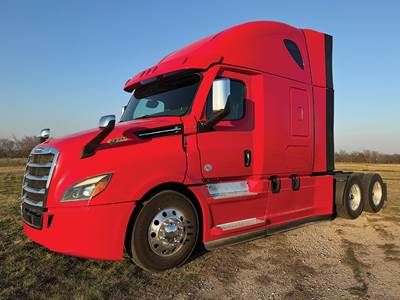 Freightliner Cascadia 126 Sleeper Semi Truck - 72" Raised Roof, Detroit 505HP