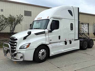 Freightliner Cascadia 126 Sleeper Semi Truck - 72" Raised Roof, Detroit 450HP