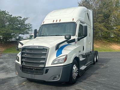 Freightliner Cascadia 126 Sleeper Semi Truck - 72" Raised Roof, Detroit 400HP
