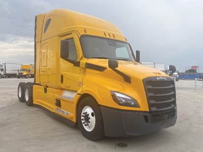 Freightliner Cascadia 126 Sleeper Semi Truck - 72" Raised Roof, Detroit 455HP