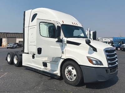 Freightliner Cascadia 126 Sleeper Semi Truck - 72" Raised Roof, Detroit 455HP