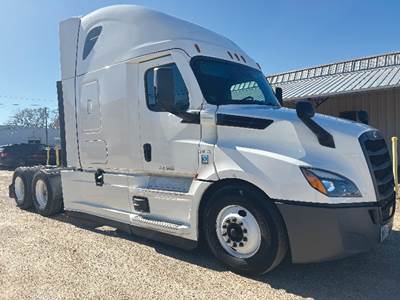 Freightliner Cascadia 126 Sleeper Semi Truck - 72" Raised Roof, Detroit 455HP