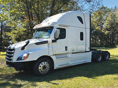 Freightliner Cascadia 126 Sleeper Semi Truck - 72" Raised Roof, Detroit 505HP