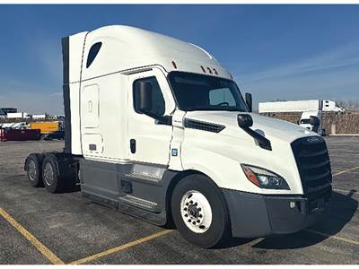 Freightliner Cascadia 126 Sleeper Semi Truck - 72" Raised Roof, Detroit 450HP