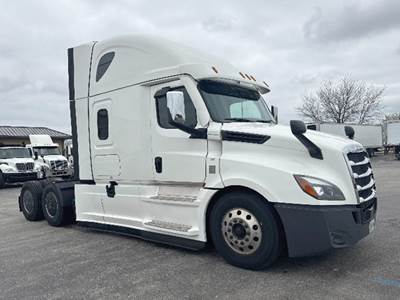 Freightliner Cascadia 126 Sleeper Semi Truck - 72" Raised Roof, Detroit 455HP