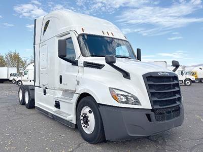 Freightliner Cascadia 126 Sleeper Semi Truck - 72" Raised Roof, Detroit 455HP
