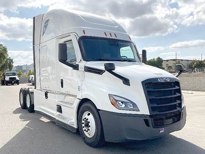 Freightliner Cascadia 126 Sleeper Semi Truck - 72" Raised Roof, Detroit 455HP