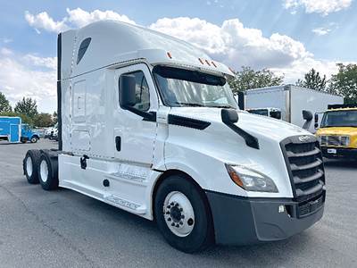 Freightliner Cascadia 126 Sleeper Semi Truck - 72" Raised Roof, Cummins 450HP