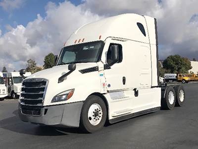 Freightliner Cascadia 126 Sleeper Semi Truck - 72" Raised Roof, Detroit 455HP